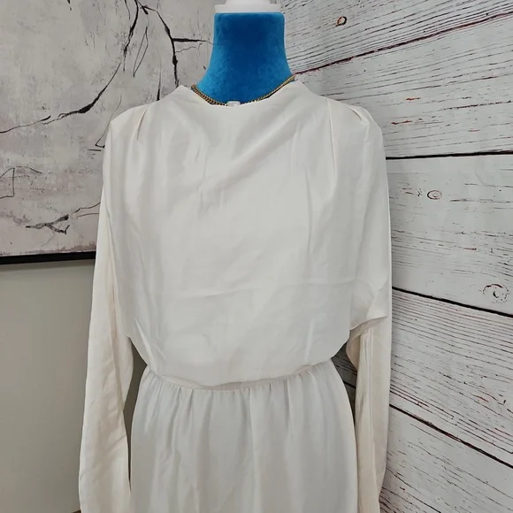 NWT H&M Filtted Satin Dress Size M - Picture 7 of 17